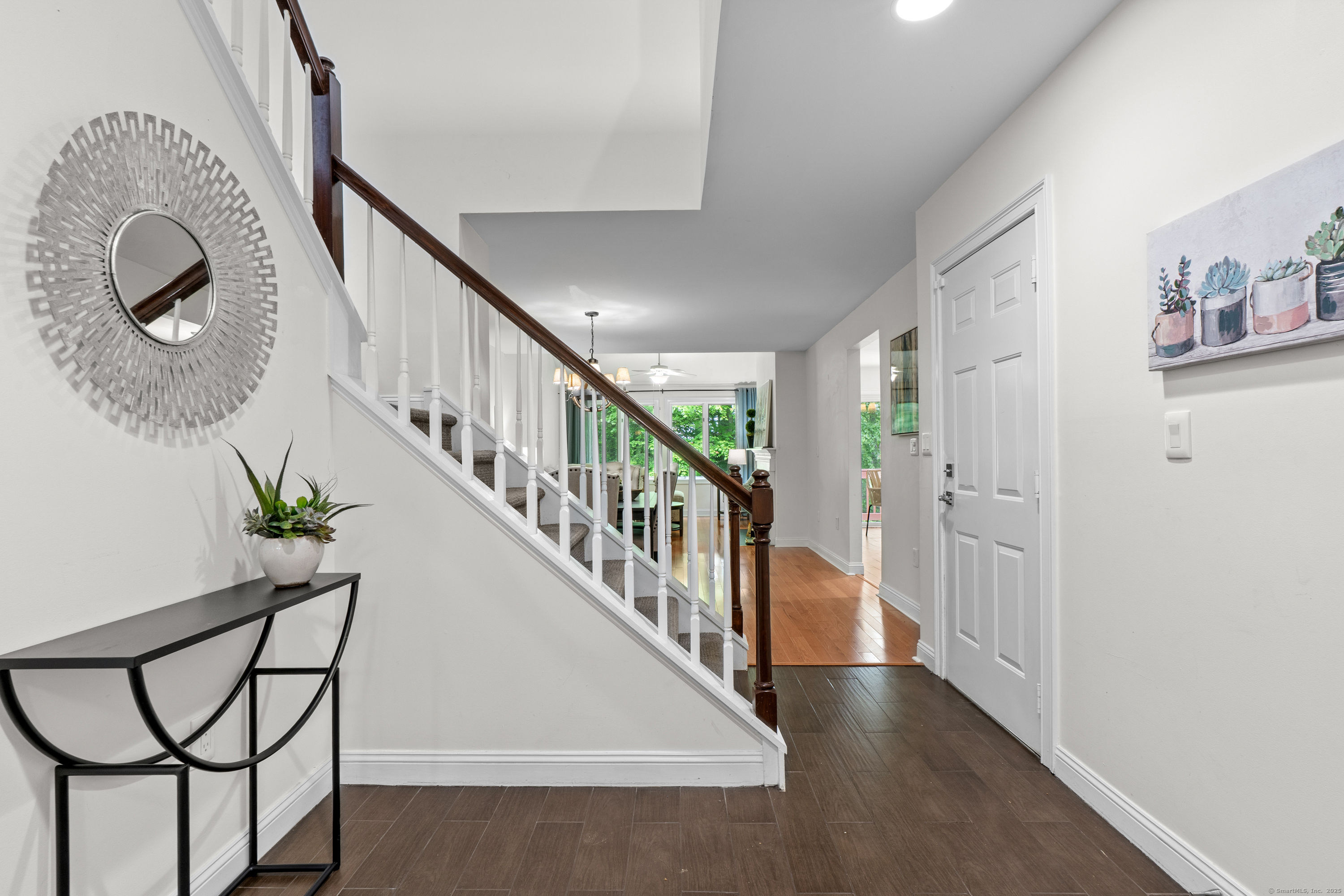 Property Photo:  9 Madison Lane 9  CT 06001 