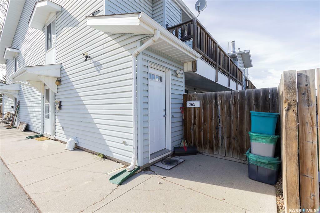 Property Photo: 510 Main Street 203 SK S0K 2T0