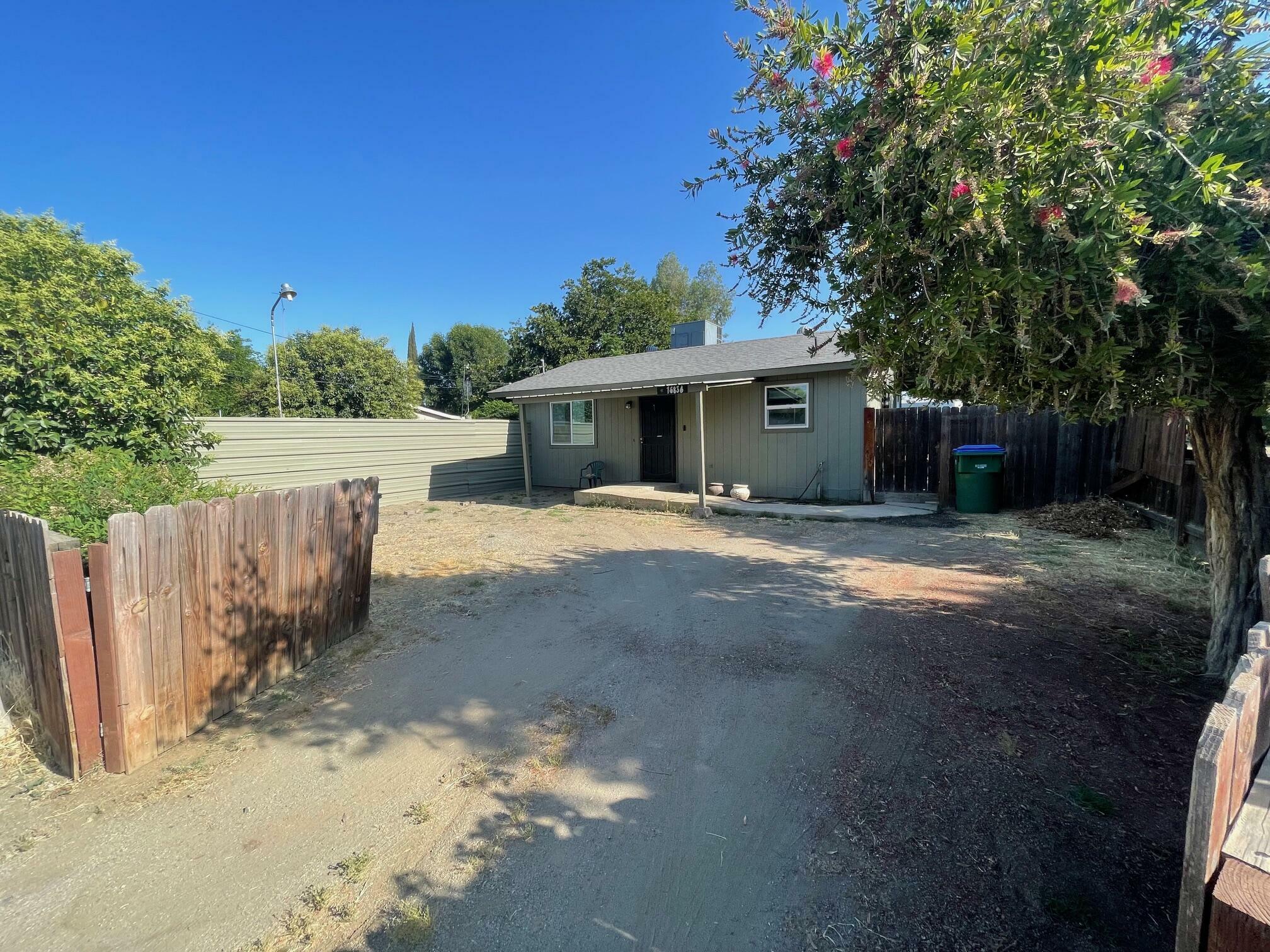 Property Photo: 15836 Beechwood Avenue CA 93235