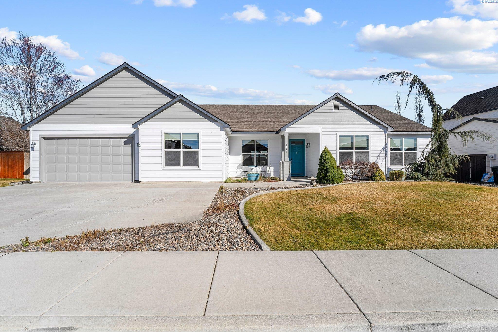 Property Photo: 6013 Somerset Ln WA 99301