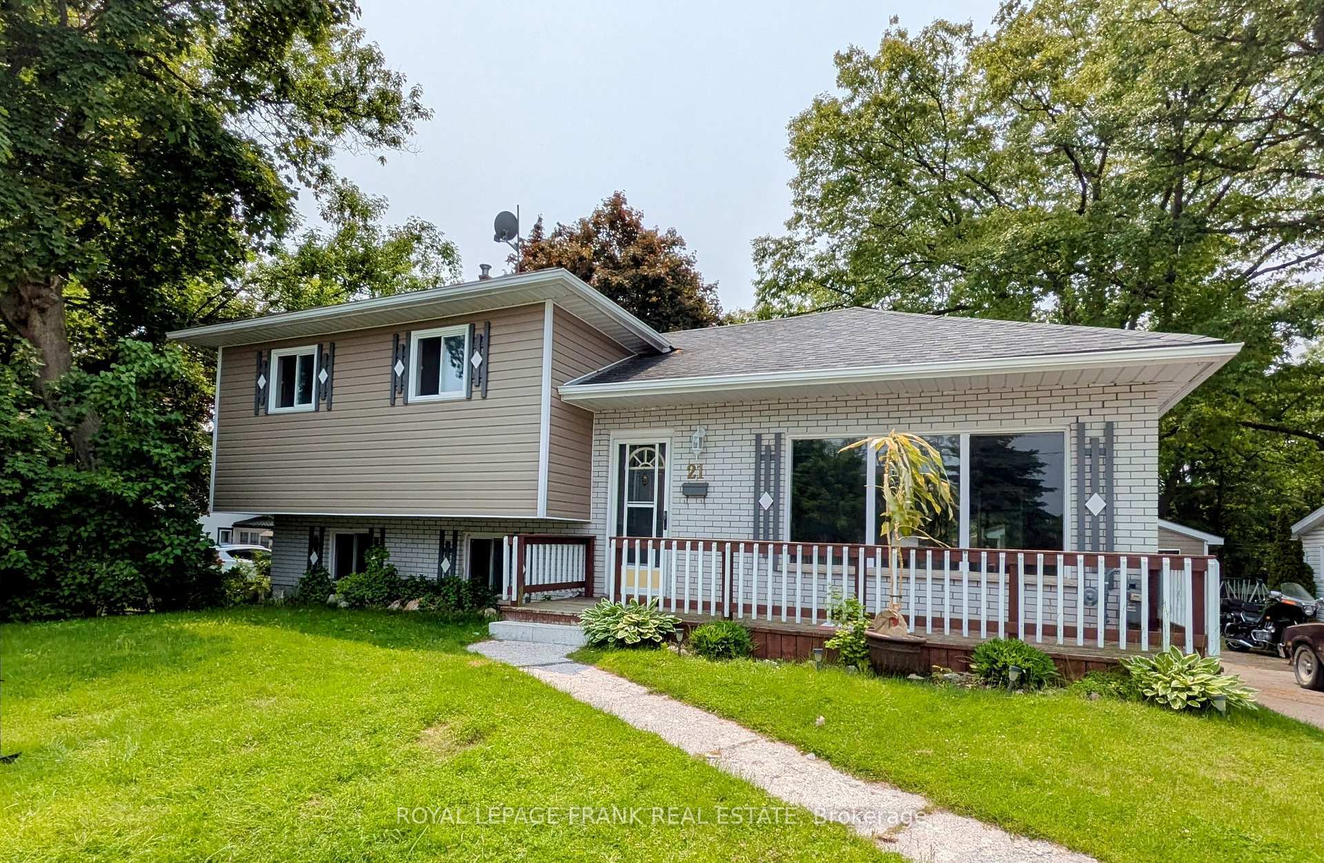 Property Photo:  21 Victoria Street  ON K0K 2M0 