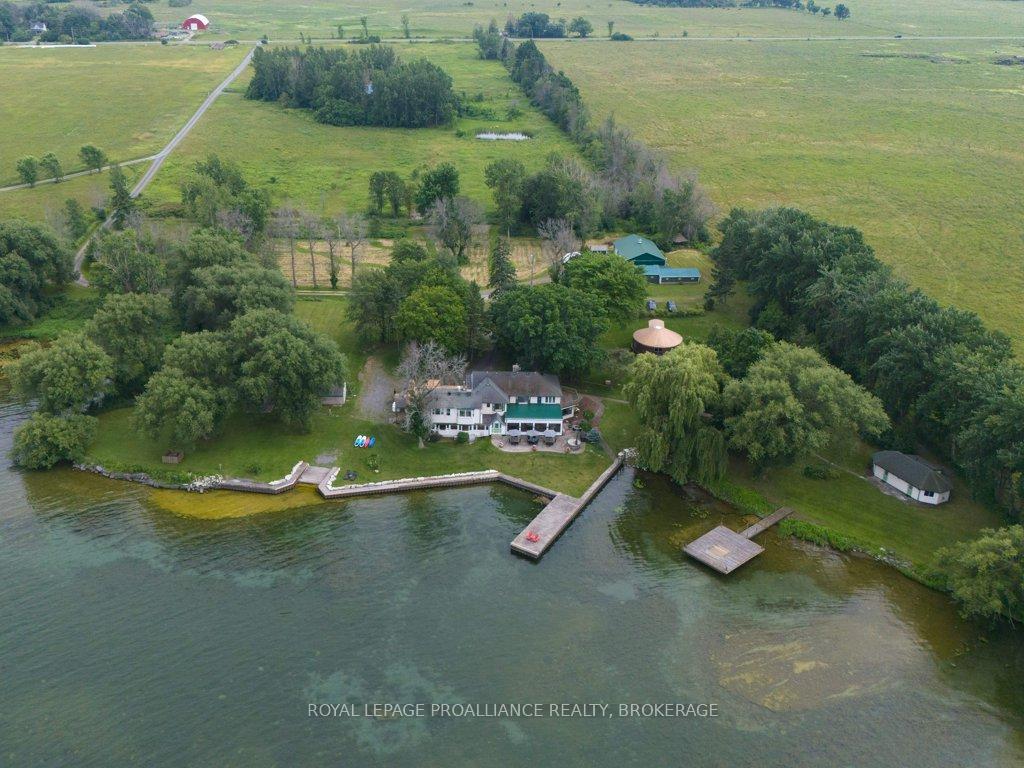 Property Photo: 89 Waldo'S Way Lane ON K0H 2Y0
