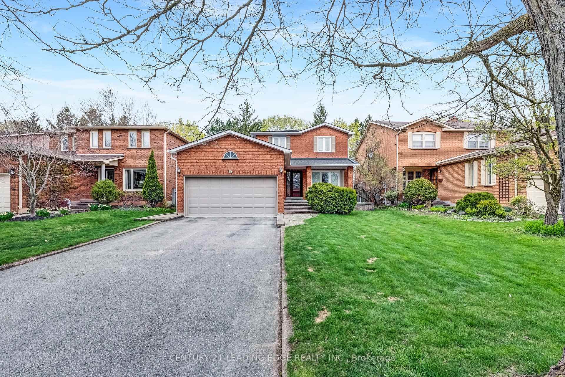 Property Photo: 18 Ironwood Crescent ON L4A 5S7