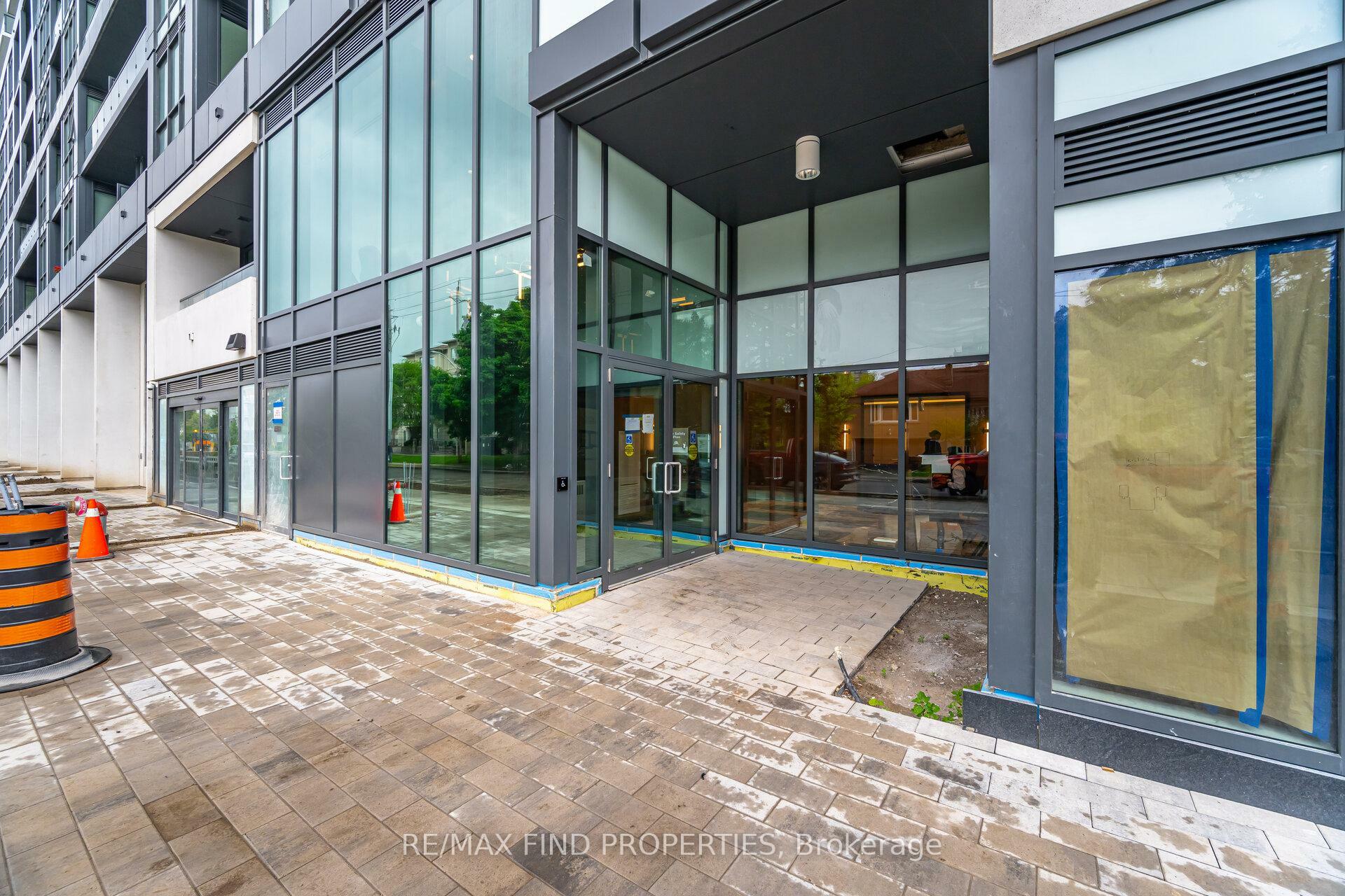 Property Photo: 6 Greenbriar Road 910 ON M2K 0H6
