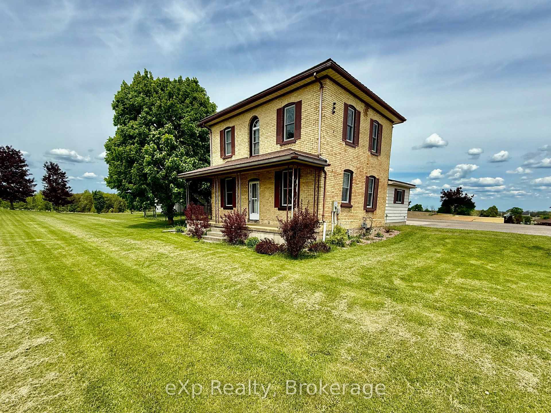 Property Photo: 7 21-22, R. R. 1 Side Road ON N0G 2J0