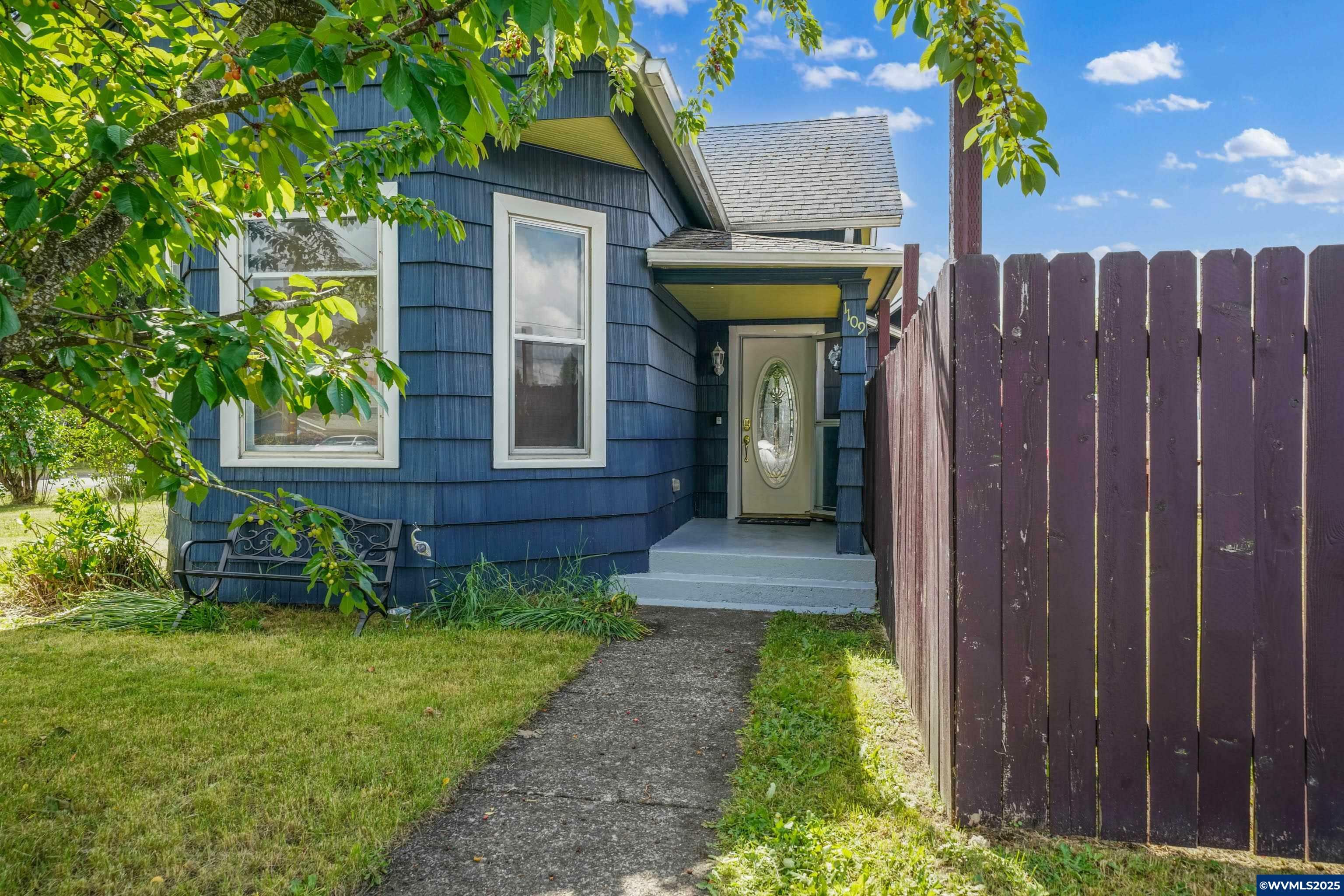Property Photo: 1109 4th Av OR 97383