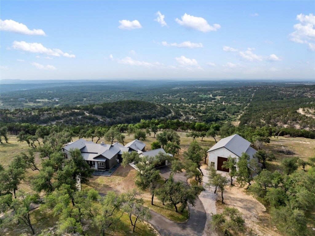 Property Photo:  1276 Canyon Crossing View  TX 78620 