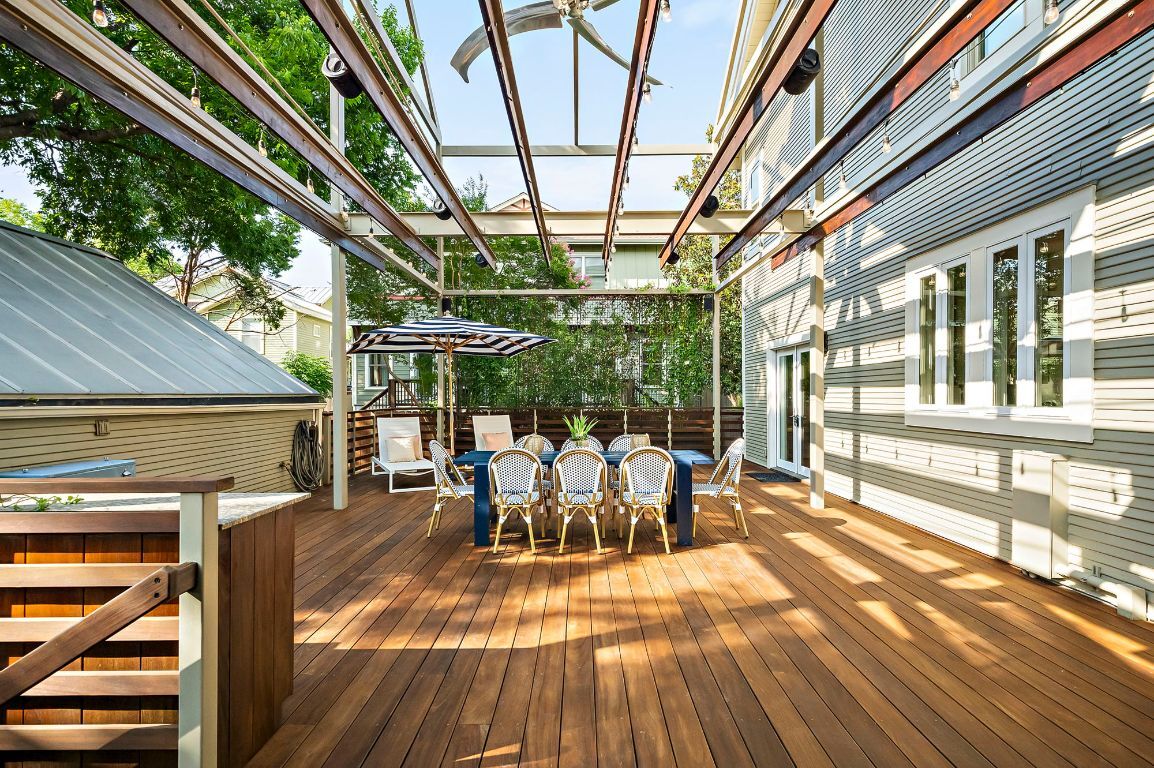 Property Photo: 800 W Lynn Street TX 78703