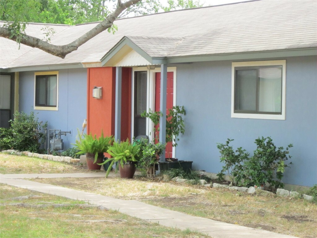 Property Photo: 3603 Buffalo Springs Trail B TX 78628