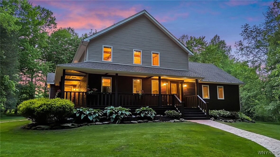 Property Photo:  40 Fernott Drive  NY 14086 