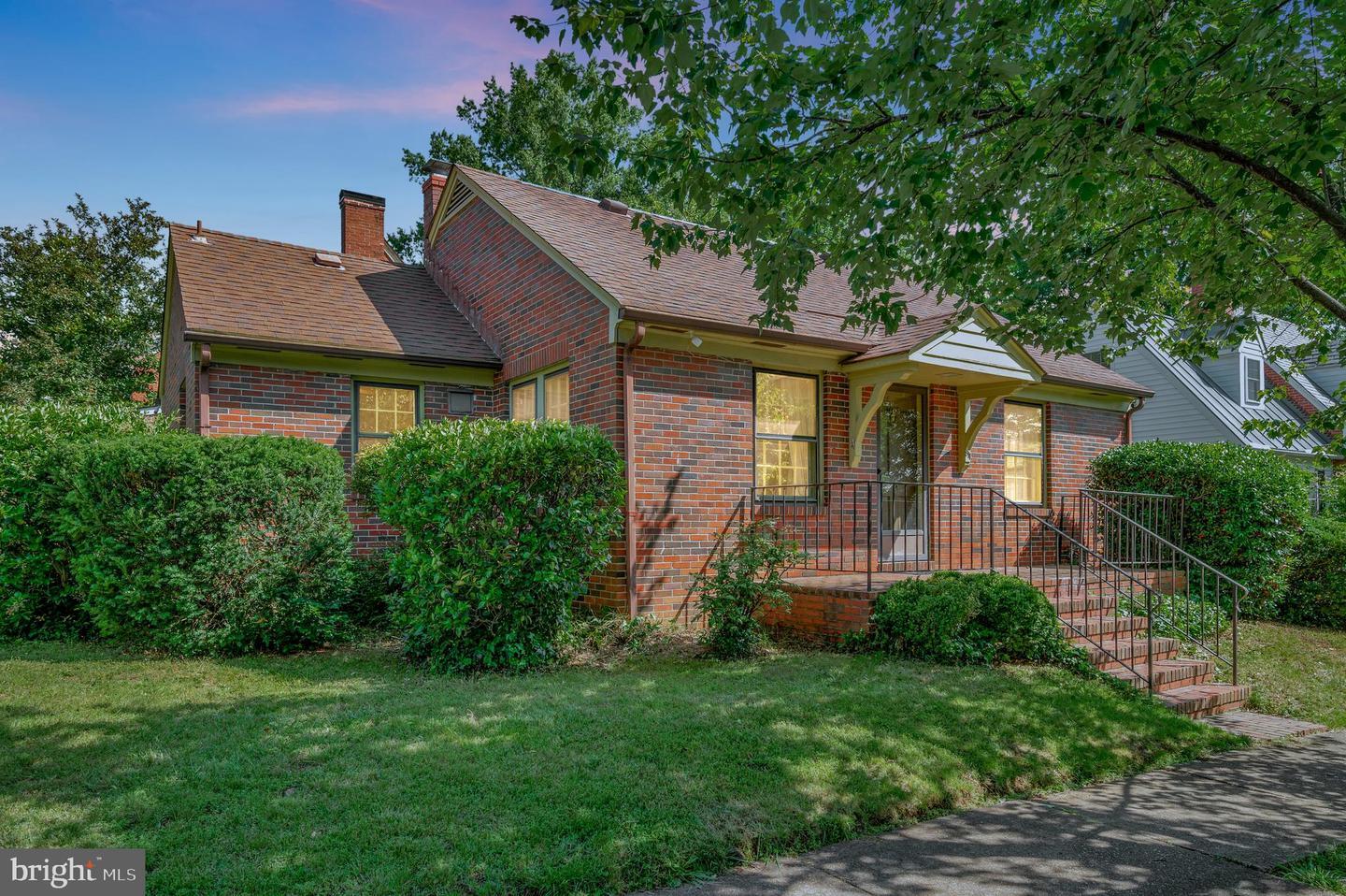 Property Photo:  911 Monroe Street  VA 22401 