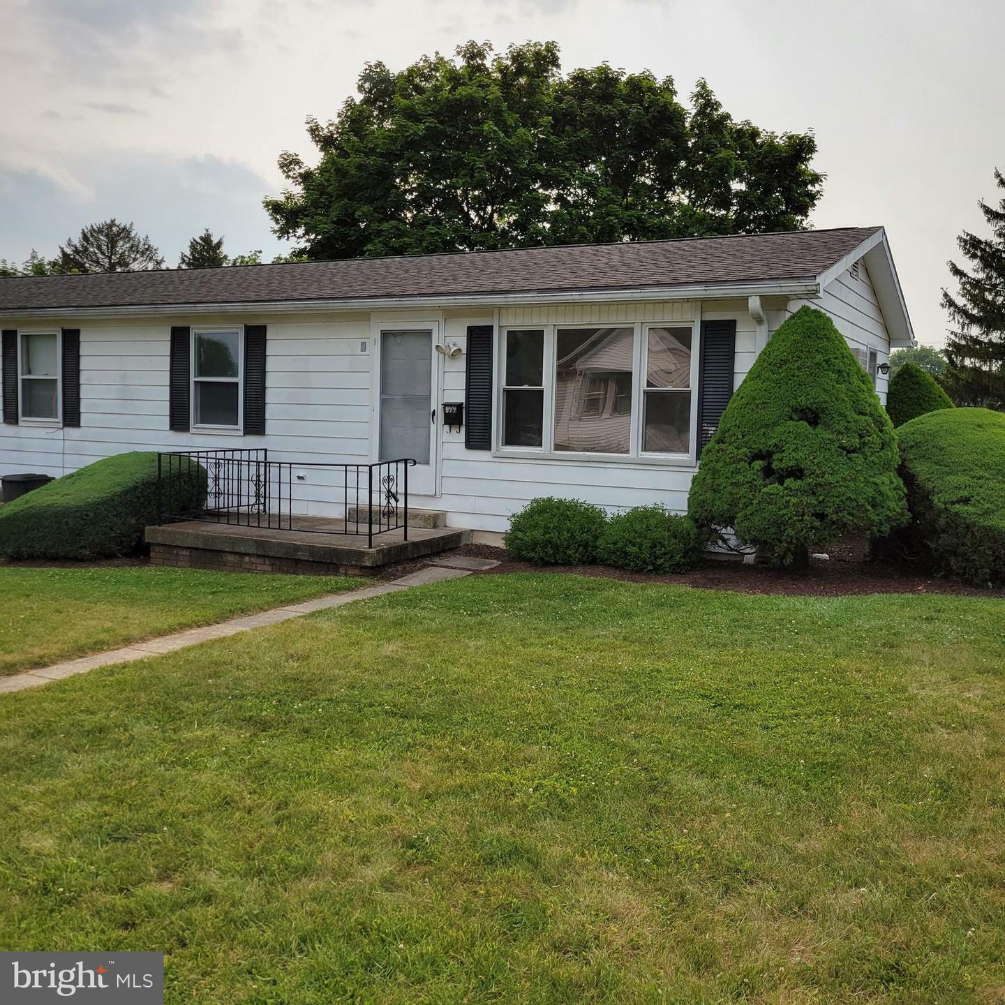 822 Maple Street  Waynesboro PA 17268 photo