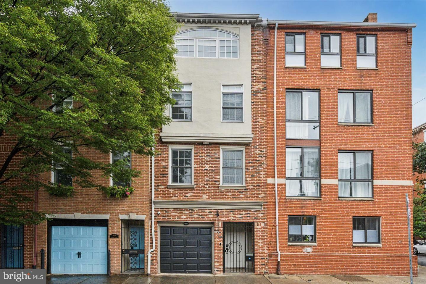 Property Photo: 903 Lombard Street PA 19147