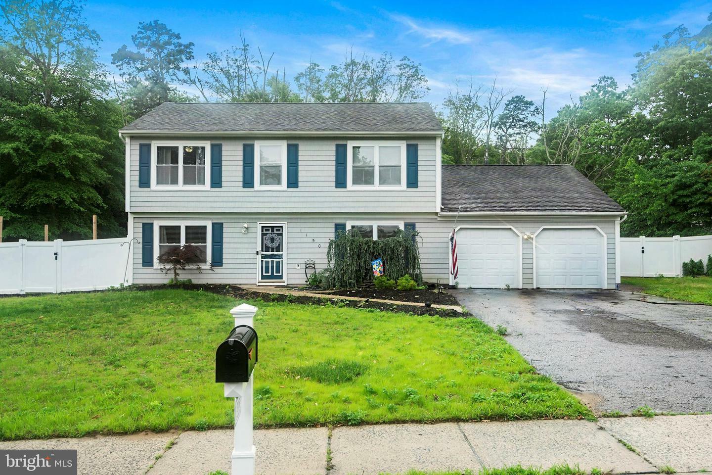 Property Photo:  1150 Cherokee Court  NJ 08753 