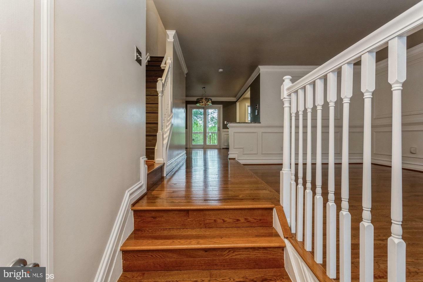 Property Photo: 7092 Solomon Seal Court VA 22152