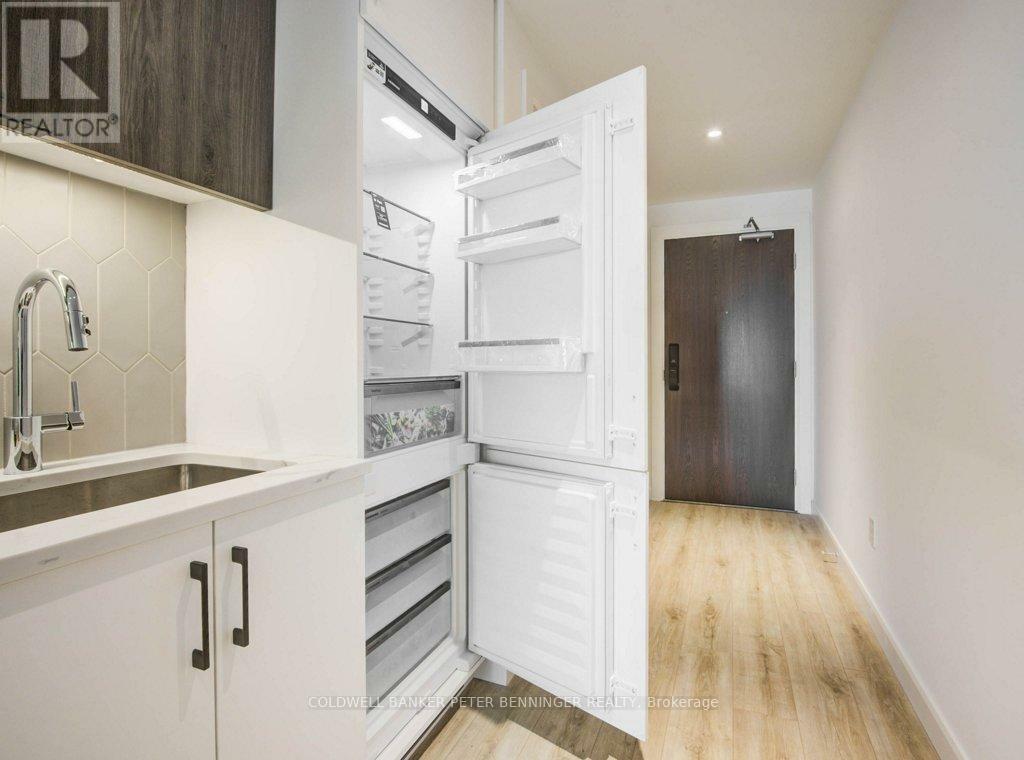 Property Photo: 741 King Street 1604 ON N2G 0E9