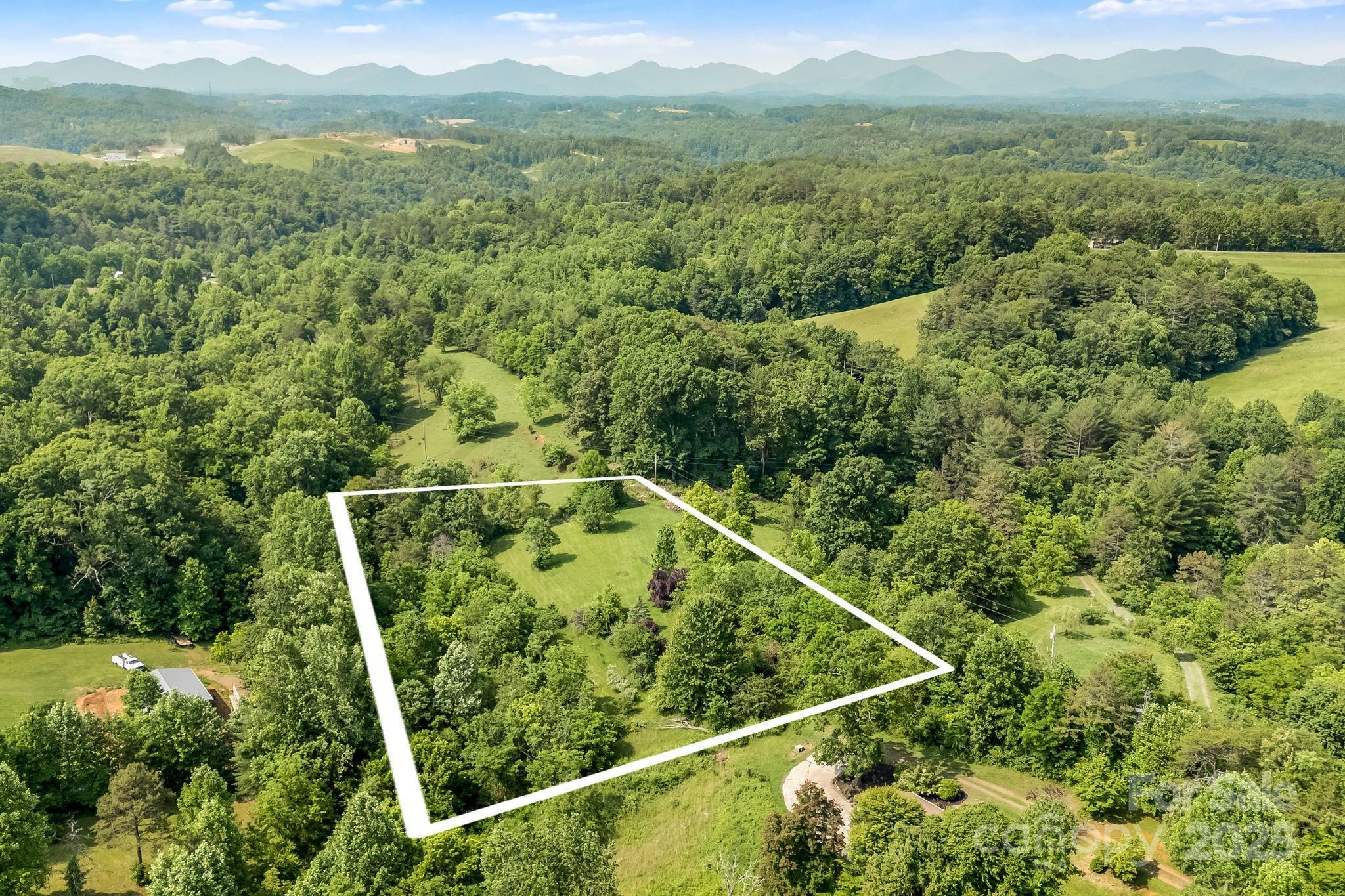 Property Photo: 28 Sunberry Drive NC 28701