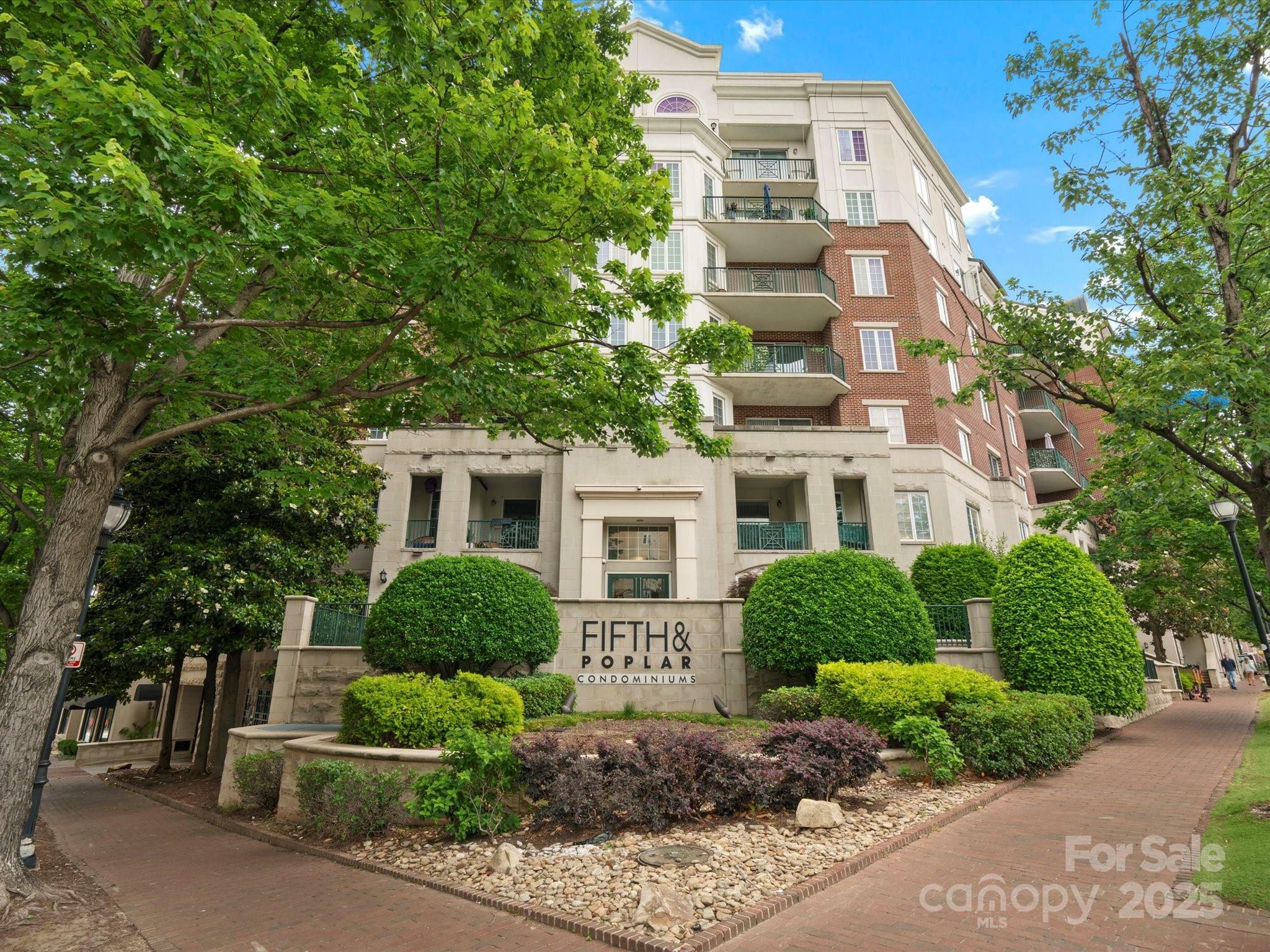 Property Photo: 300 W 5th Street 433 NC 28202