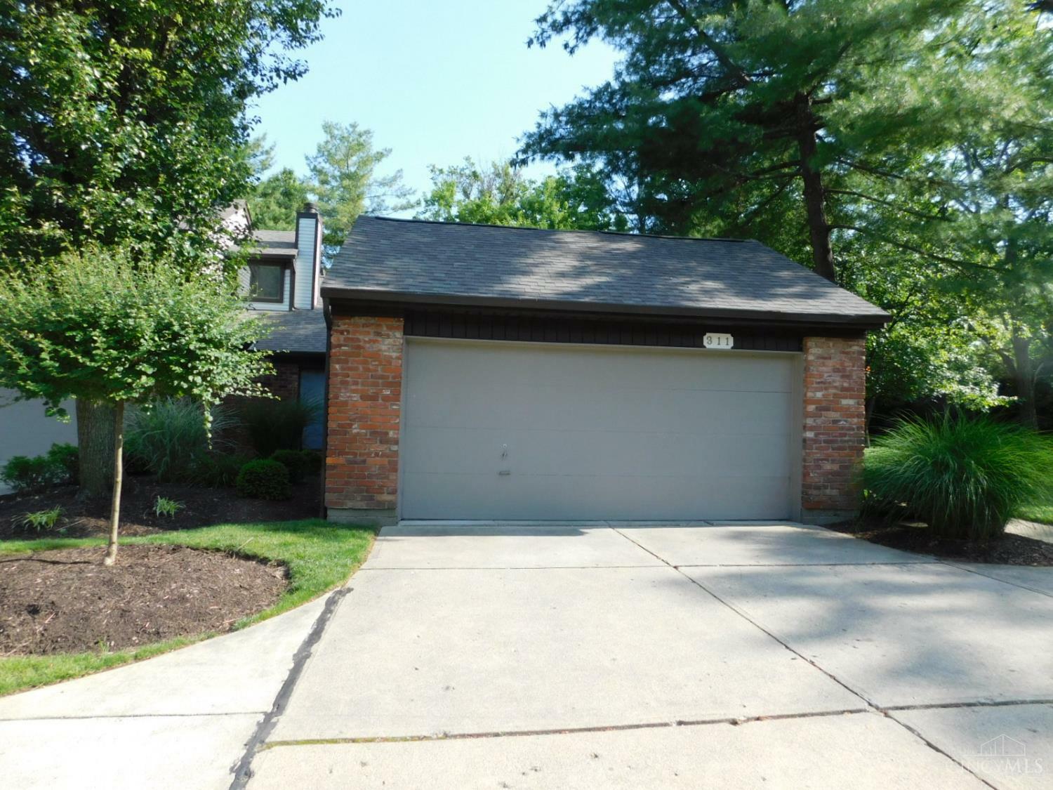 Property Photo: 311 Bedford Glen Lane OH 45246