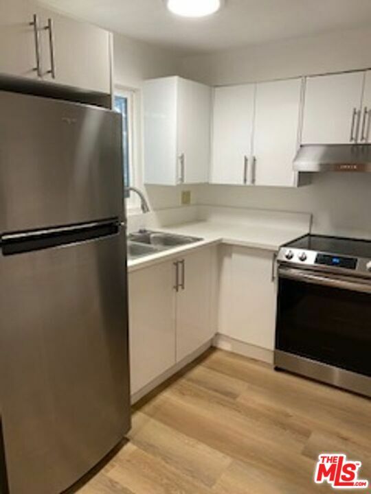 Property Photo: 730 N Eucalyptus Ave CA 90302