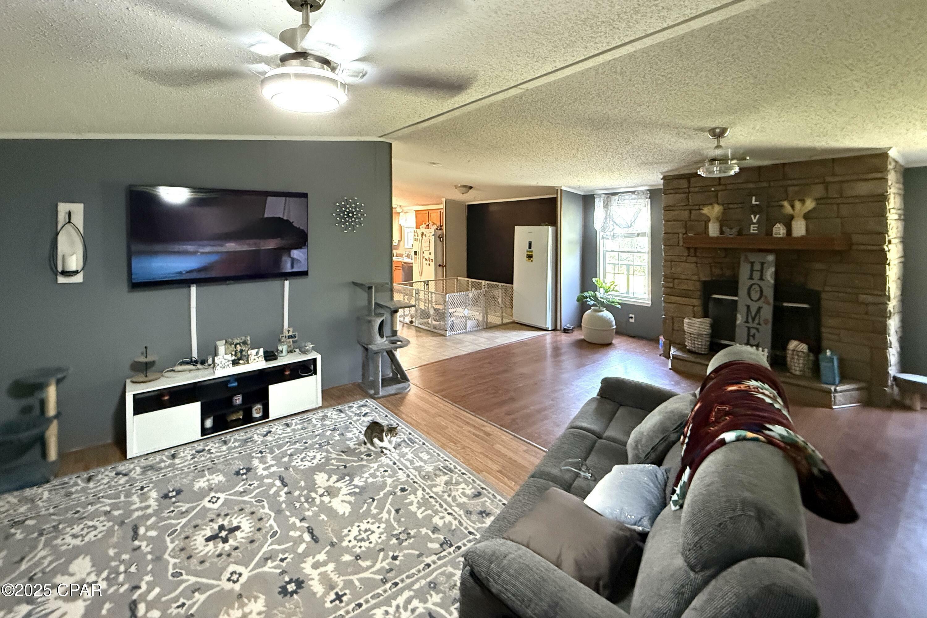 Property Photo: 9014 Crook Hollow Road FL 32404
