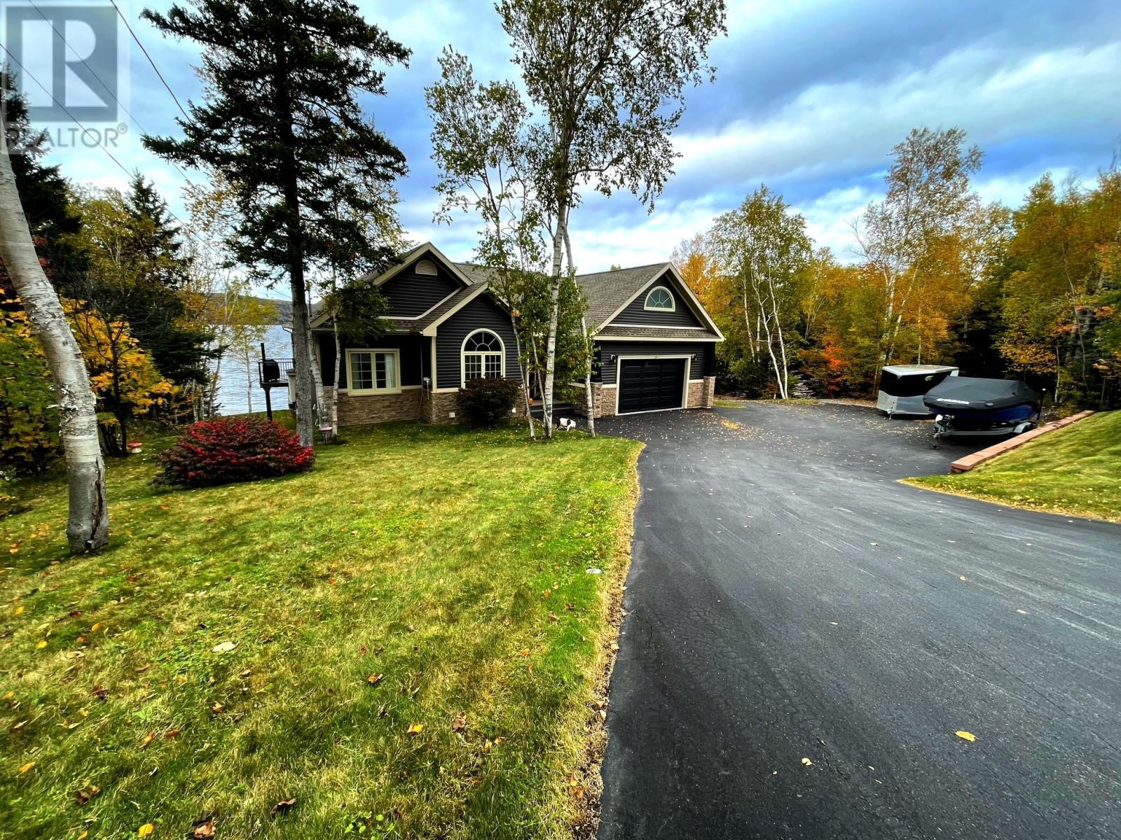 6 Bowater Boulevard  Pasadena NL A0L 1K0 photo