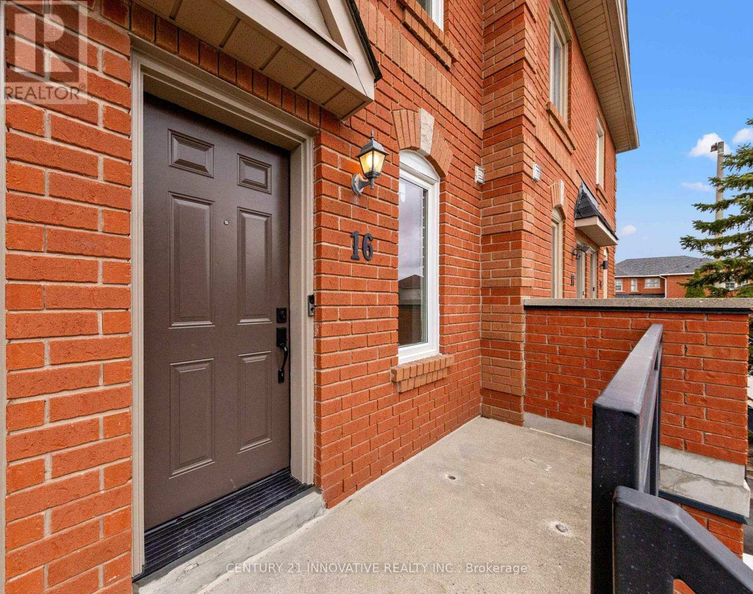 Property Photo: 3895 Doug Leavens Boulevard 16 ON L5N 7G1