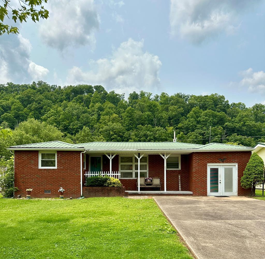 Property Photo: 637 Ky Rt. 1107 KY 41265