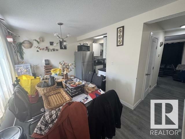 Photo de la propriété: 692 Abbottsfield Road NW AB T5W 4R4