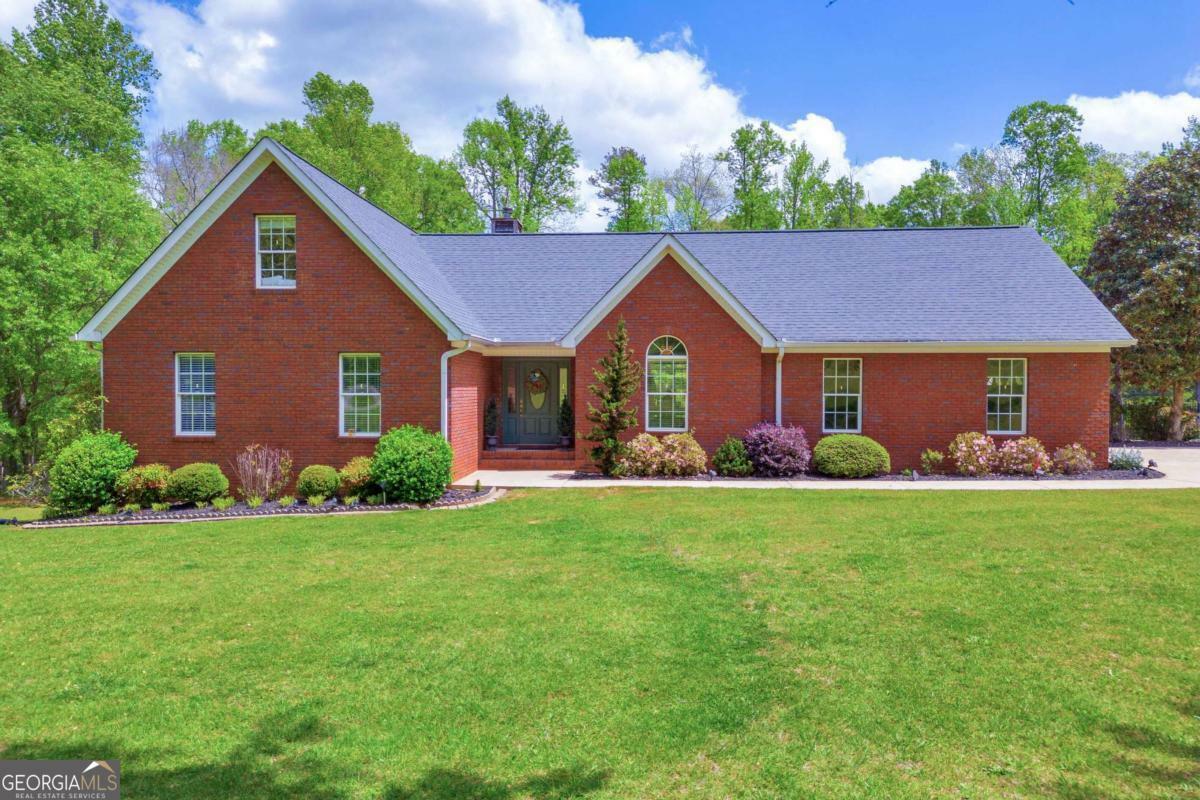 Property Photo: 6200 Bent Tree Cove GA 30564