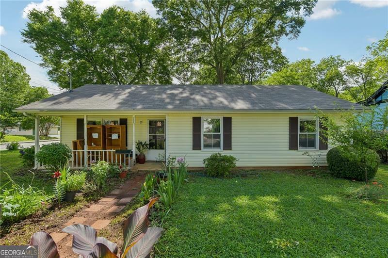 Property Photo: 302 Douglas Street GA 30120