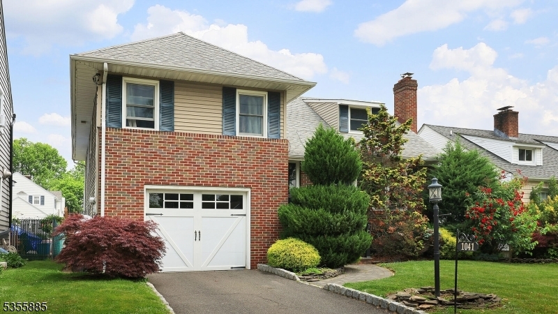 Property Photo: 1041 Gallopinghill Rd NJ 07208