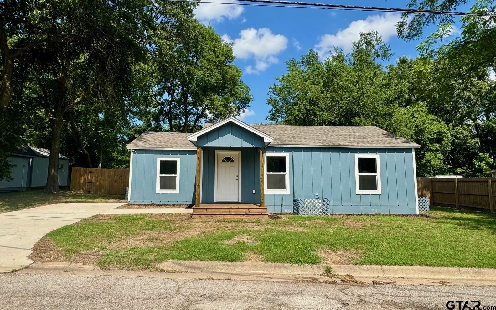 Property Photo: 403 S Post Oak TX 75494