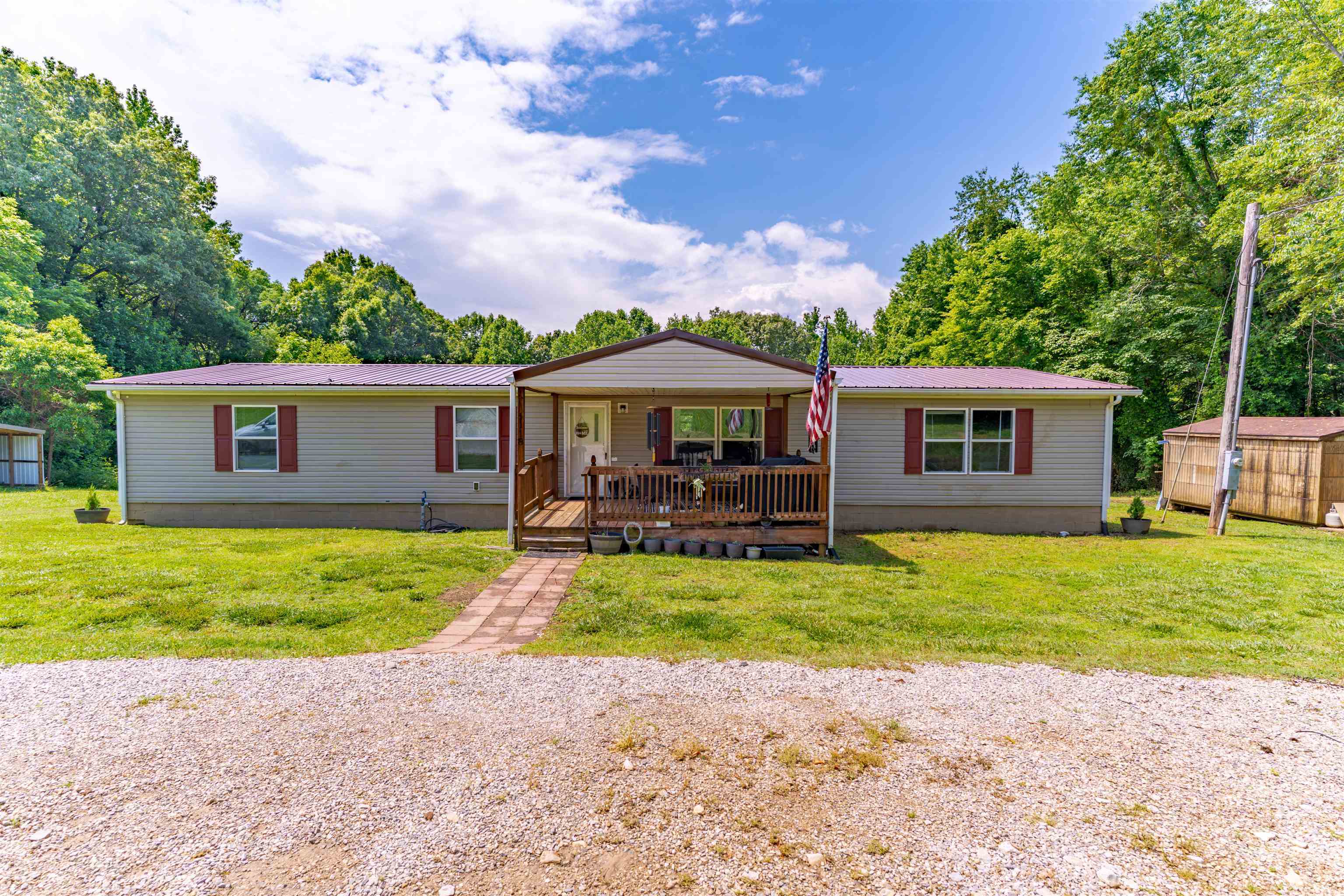 Property Photo: 1118 State Route 370 E KY 42455