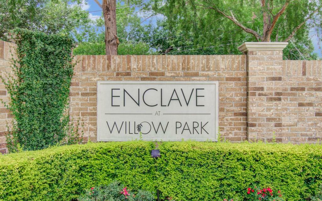 Property Photo: 5726 Brancott Way TX 77096
