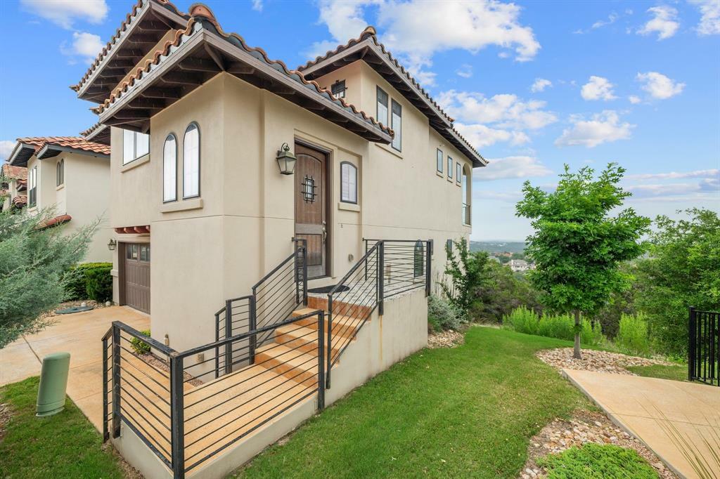 Property Photo: 409 Rose Branch Way 21 TX 78738