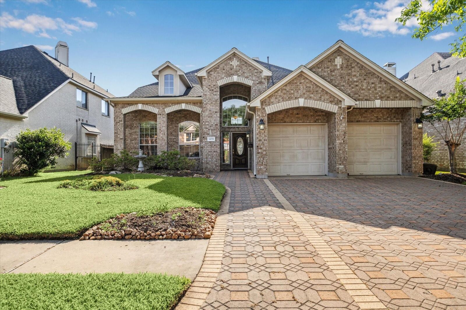 Property Photo: 14330 Dunrobin Way TX 77498