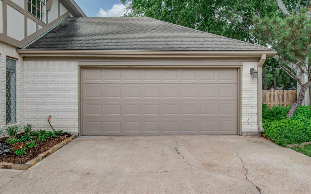 Property Photo: 6119 Bankside Drive TX 77096