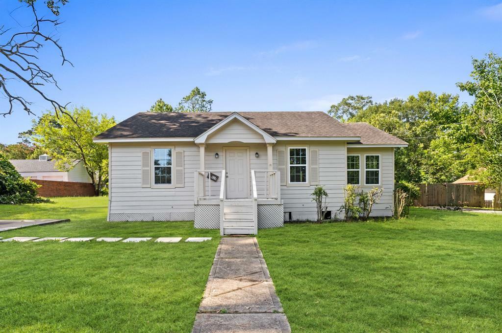Property Photo: 111 Conroe Drive TX 77301