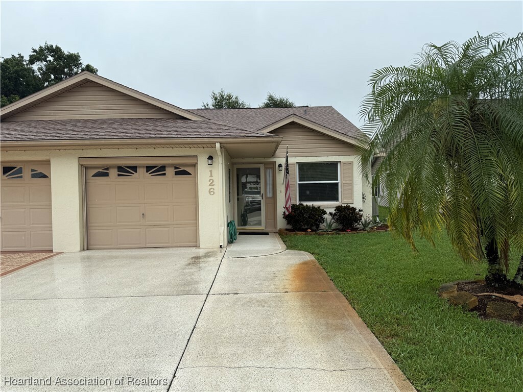 Property Photo: 126 Fairway Drive FL 33852