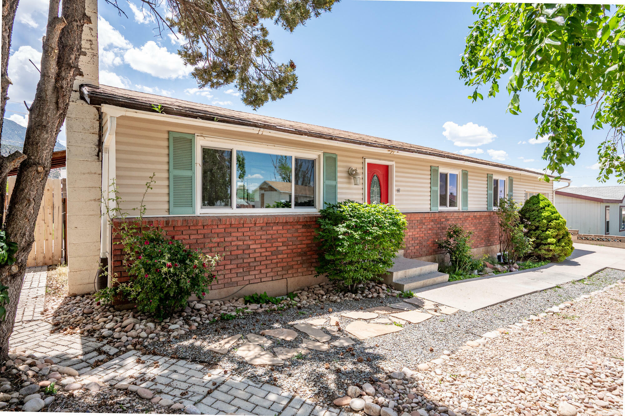 Property Photo: 68 W Sunset Dr UT 84720