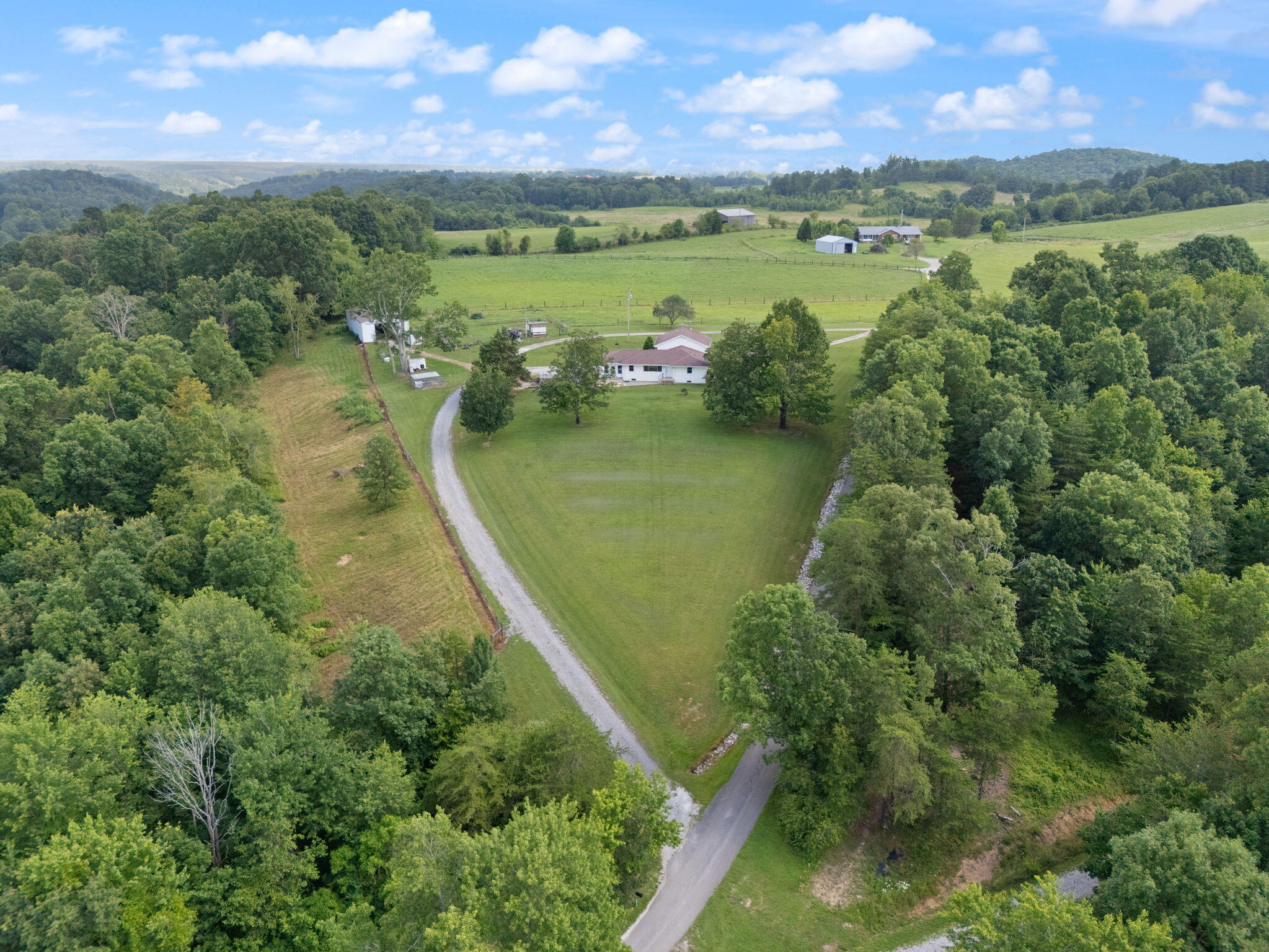 Property Photo: 283 Walter McDaniel Rd Road KY 40729