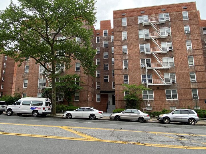 501 Riverdale Avenue 6L  Yonkers NY 10705 photo