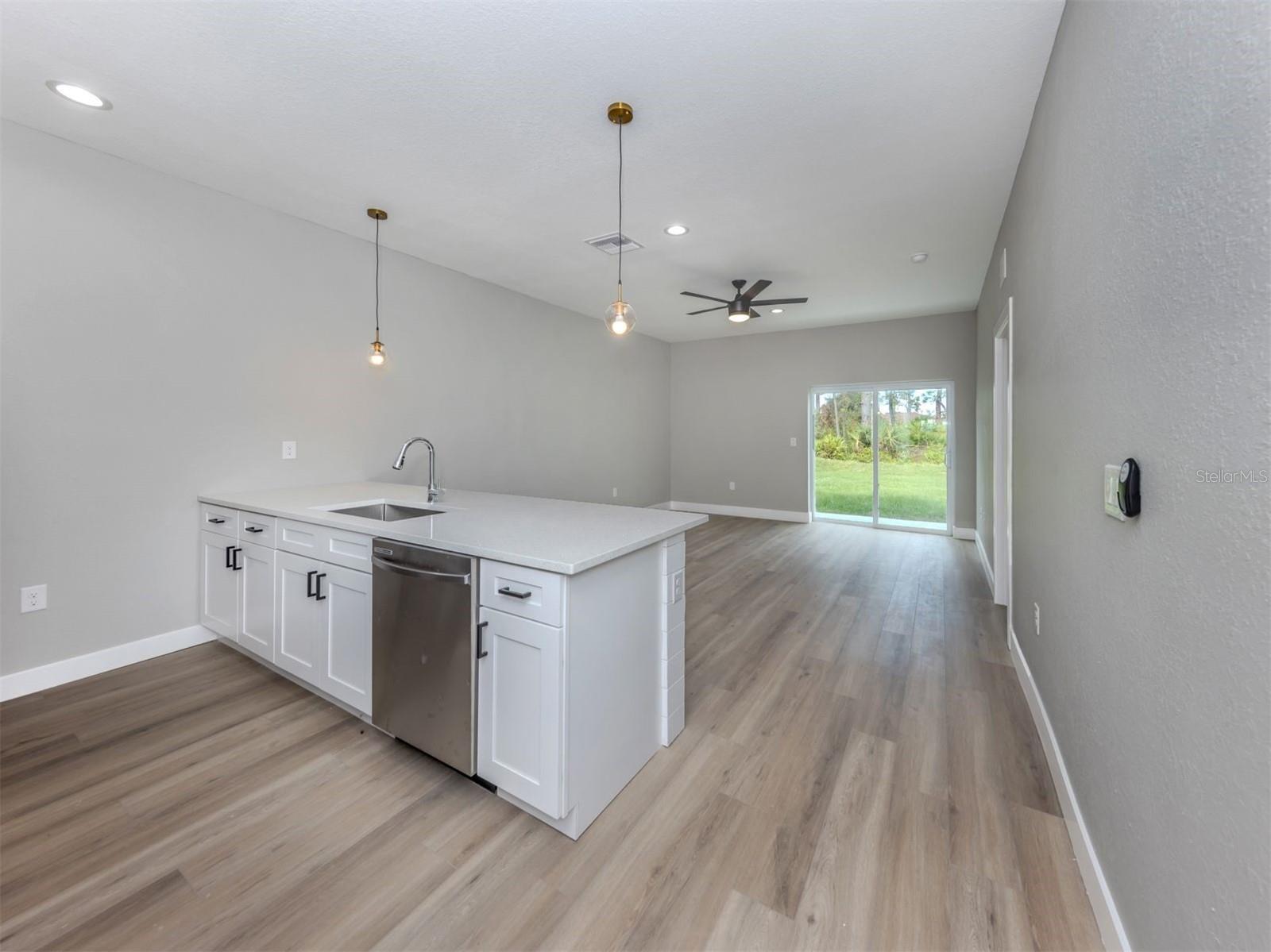 Property Photo:  12552 Buffing Road  FL 33981 
