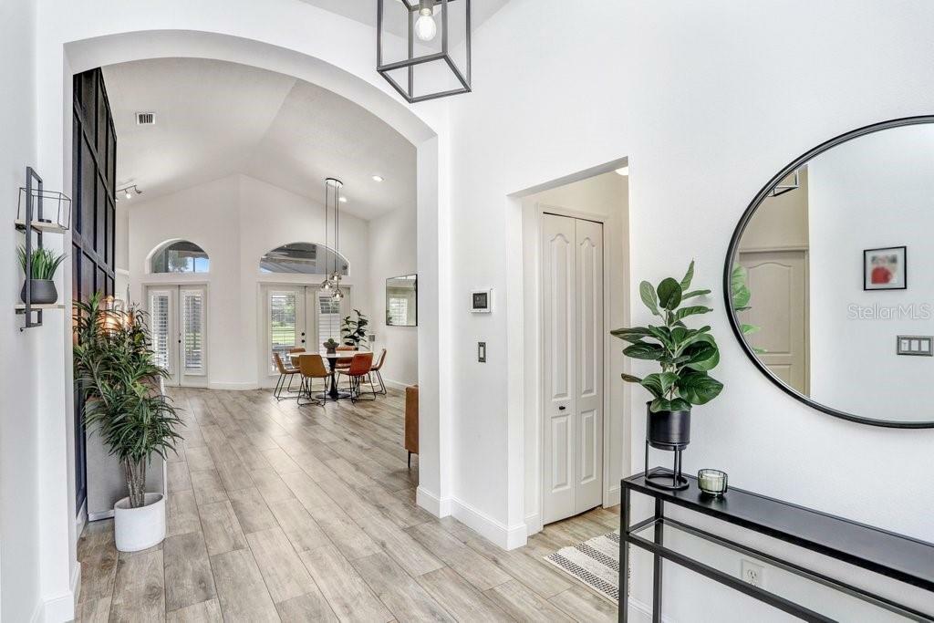 Property Photo: 10112 Downey Lane FL 33626