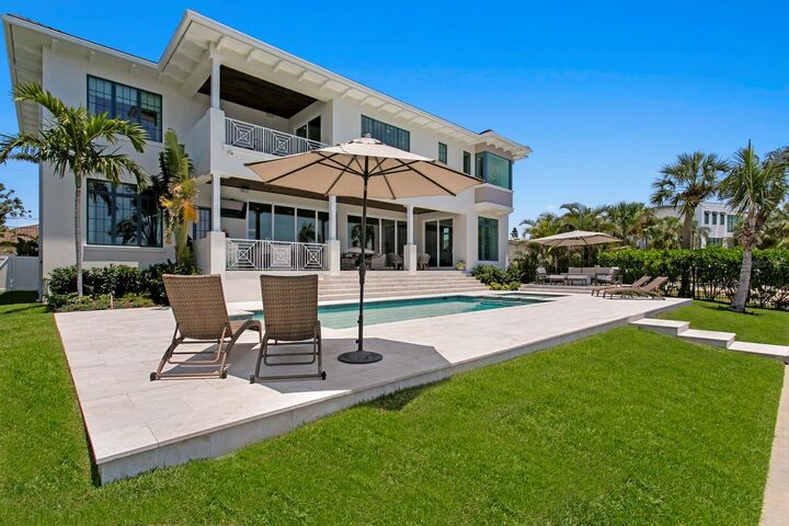 Property Photo: 5110 W Longfellow Avenue FL 33629