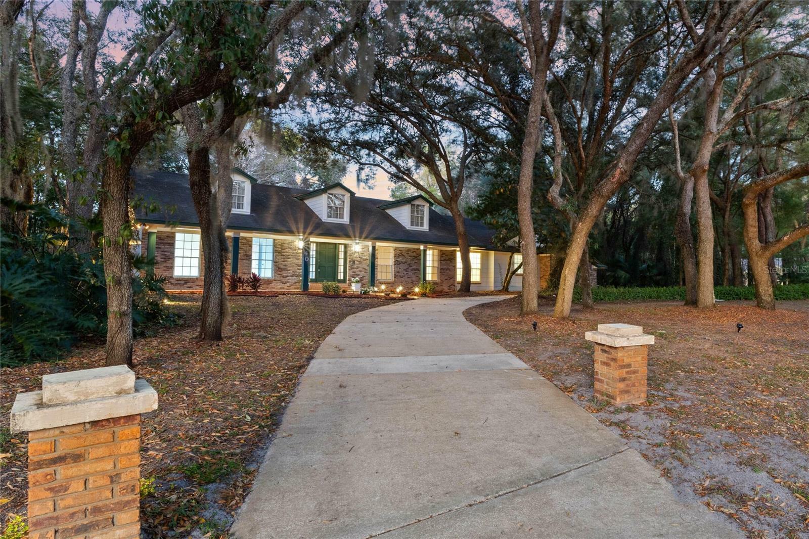 Property Photo: 140 Sweet Bay Circle FL 32746