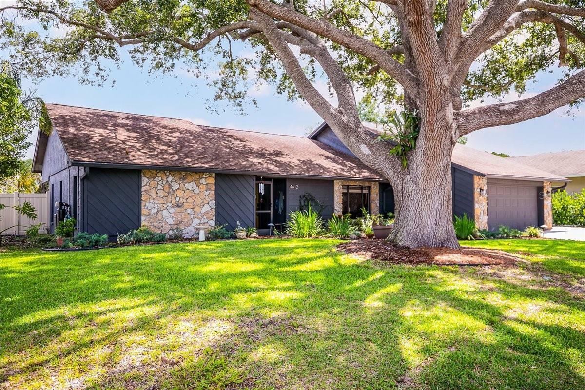 Property Photo: 4612 Masefield Place FL 34241