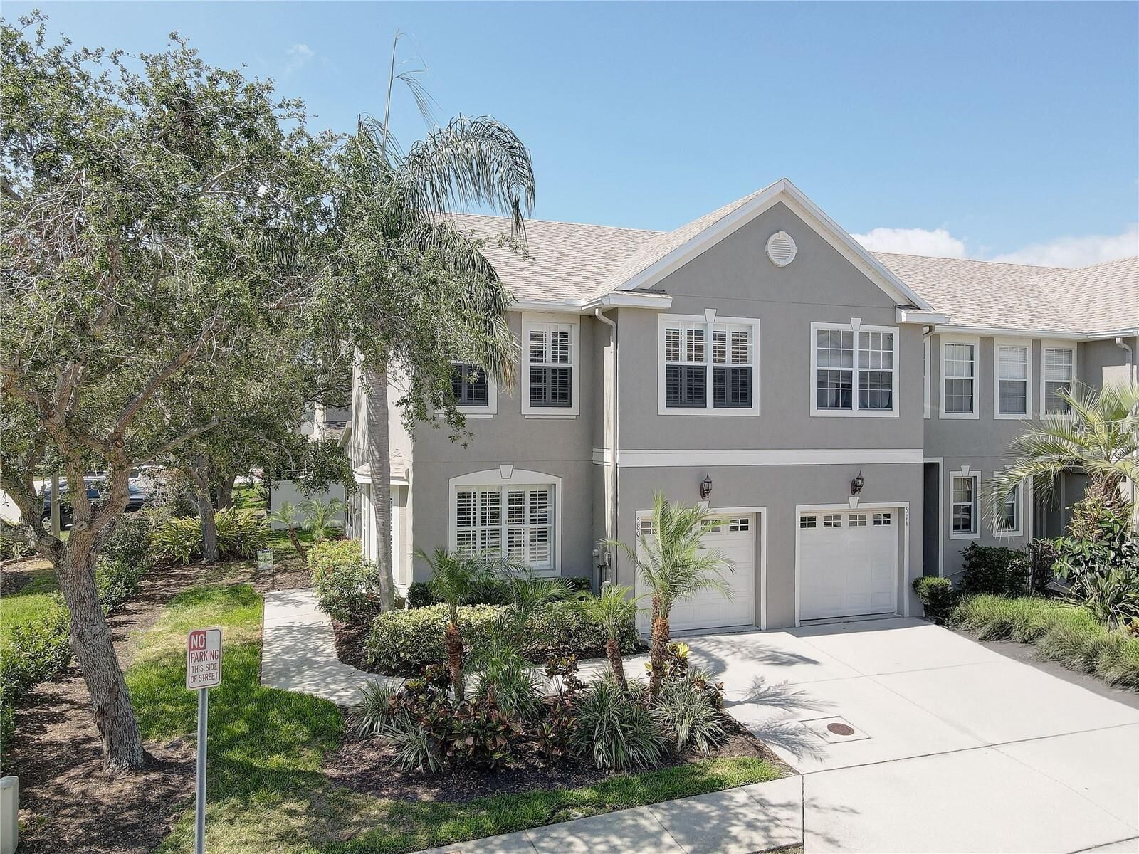 Property Photo: 580 Shoreham Court NE FL 33716