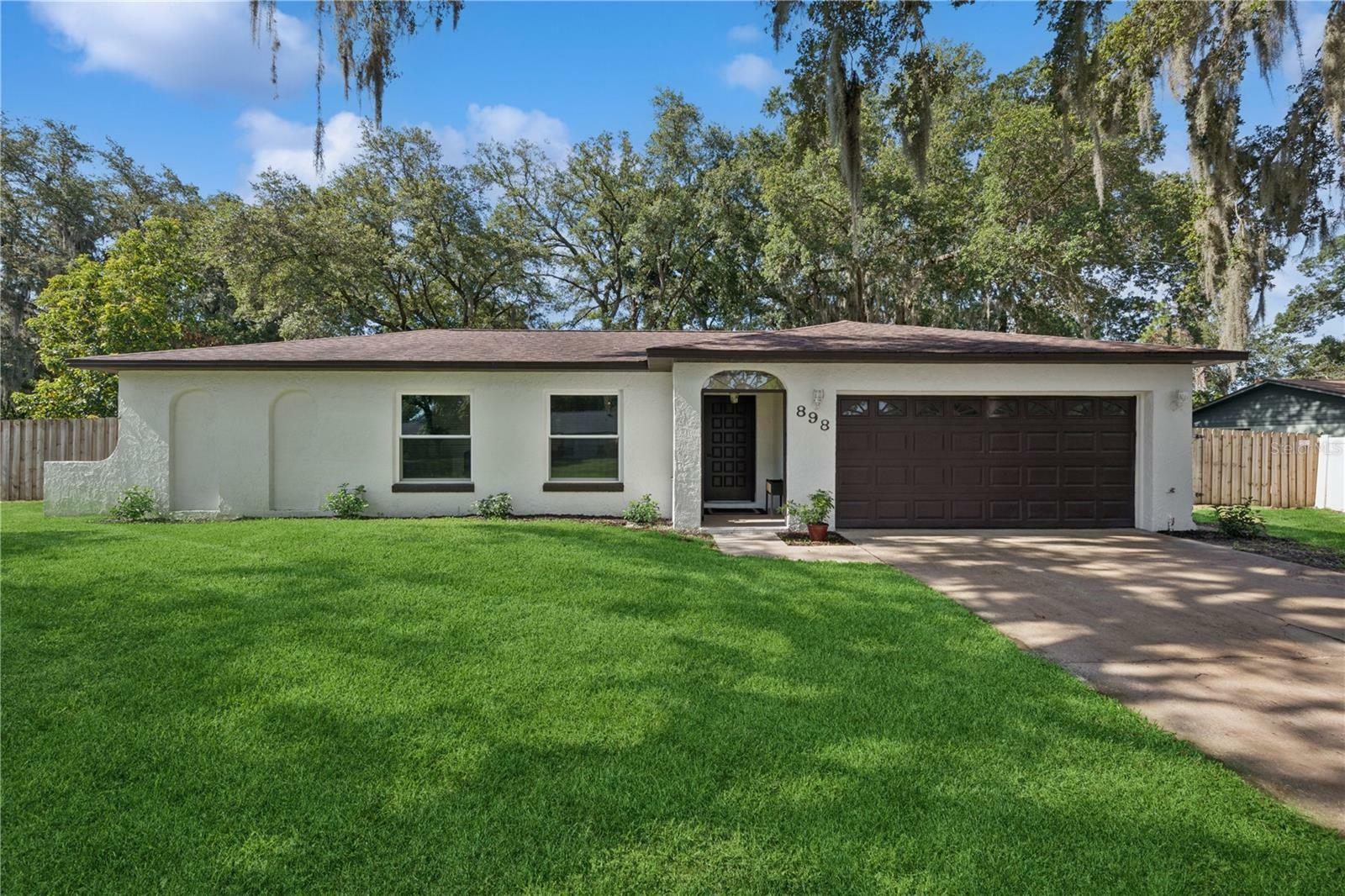 Property Photo: 898 Shed Street FL 32765